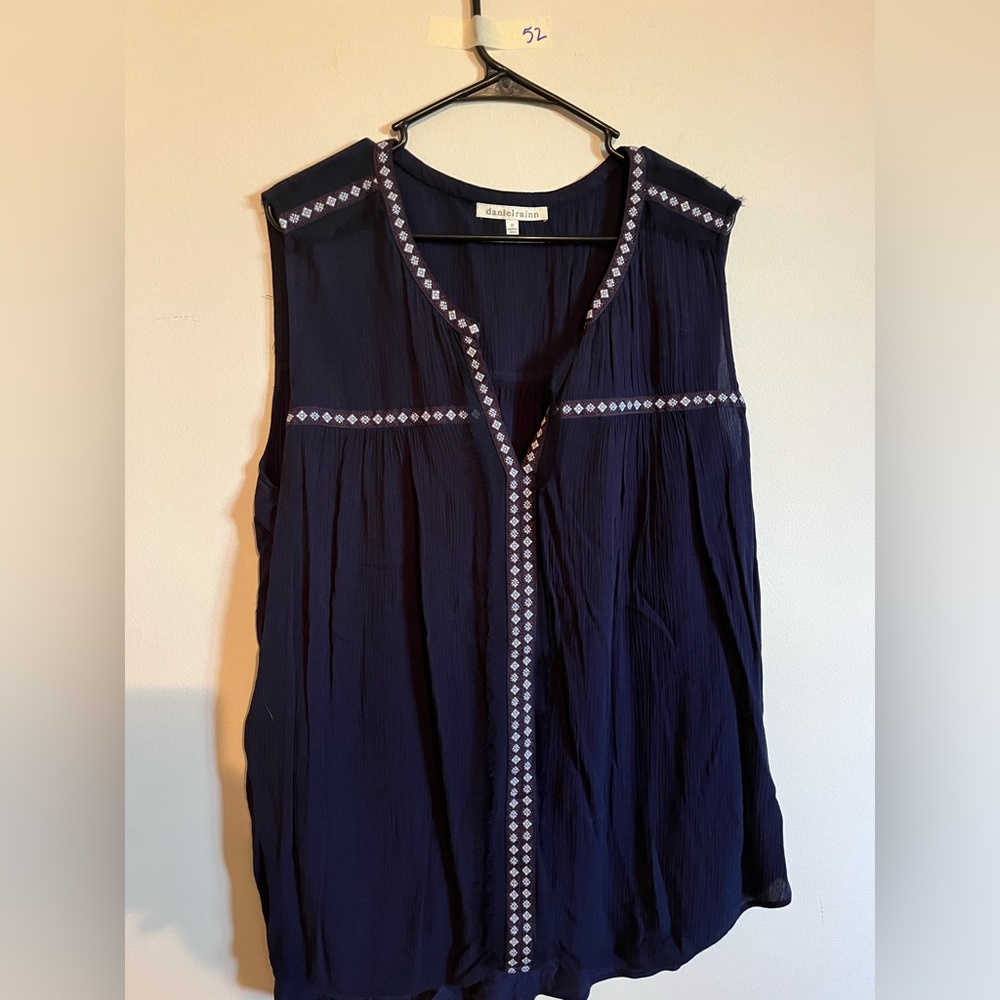 Danielrainn Blue top with white trim